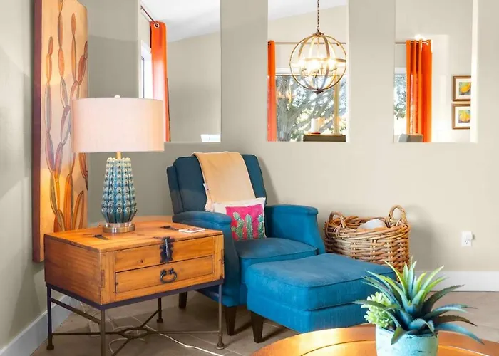 Private Indoor Pickleball Court & Red Rock Views