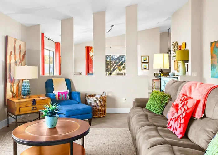 Private Indoor Pickleball Court & Red Rock Views *