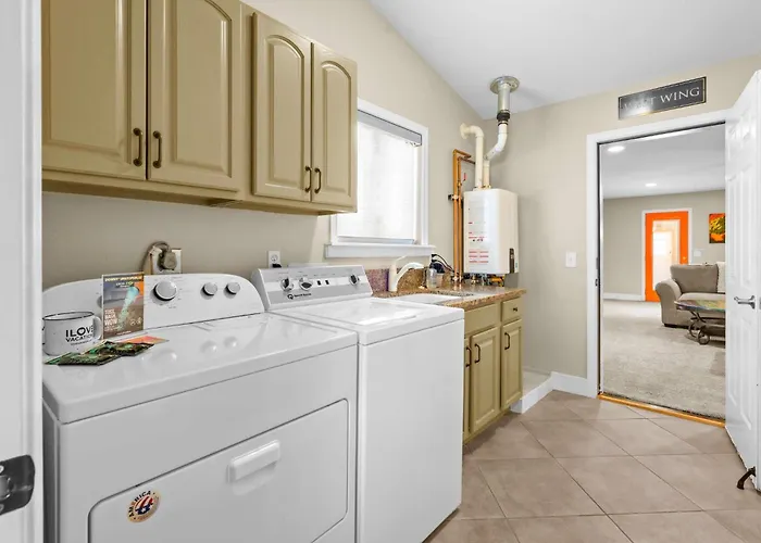 Holiday home Private Indoor Pickleball Court & Red Rock Views