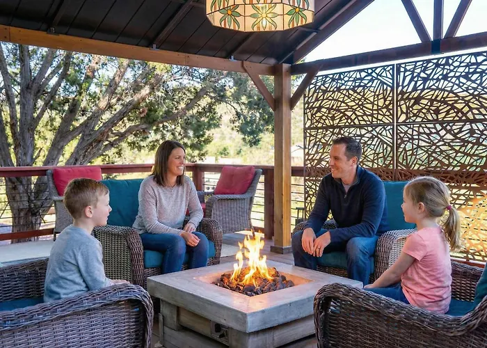 Private Indoor Pickleball Court & Red Rock Views Holiday home Sedona